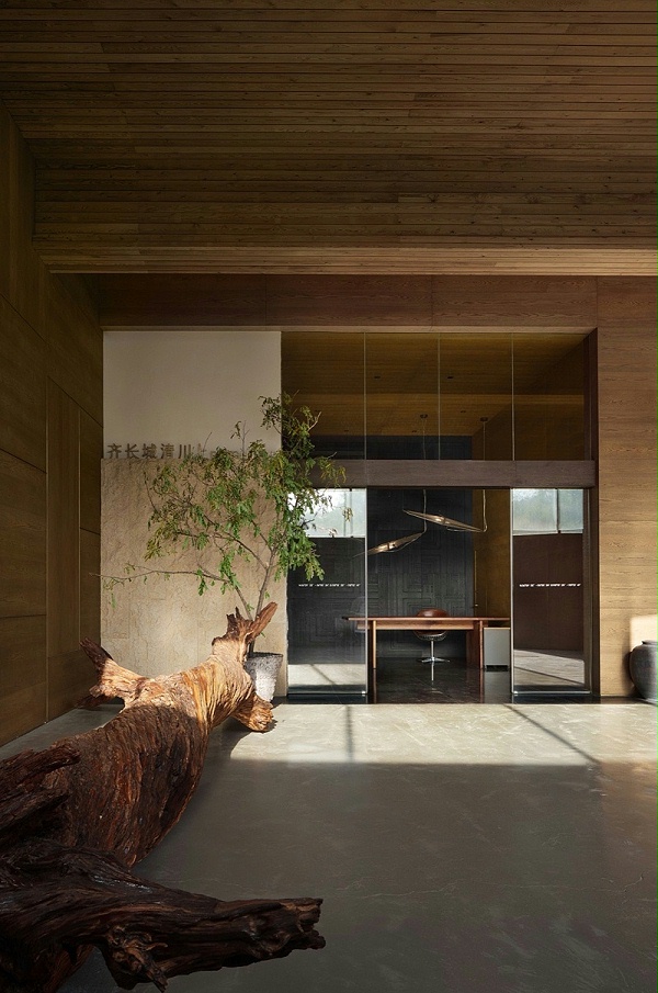 亿伽设计-汤泉设计-崖壁泳池度假酒店：原始洞穴体验的空间转译