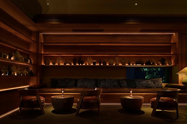 亿伽设计-汤泉设计-崖壁泳池度假酒店：原始洞穴体验的空间转译