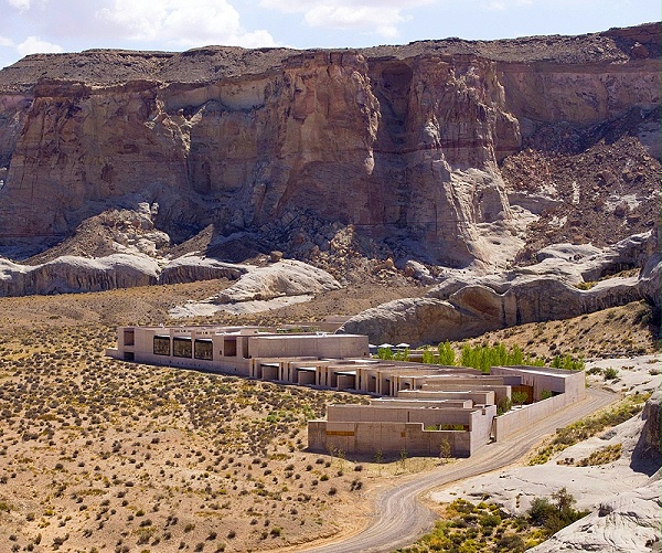 亿伽洗浴设计│红色岩石王国的洗浴中心：峡谷沙漠之中尽展荒凉的奢华